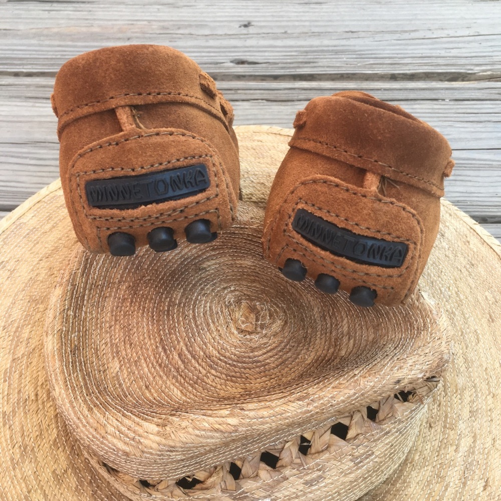 Minnetonka Camel Colored Moccasins Womens Size 7 - Picture 5 of 10